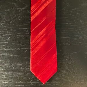 TIE: Alfani red tie.